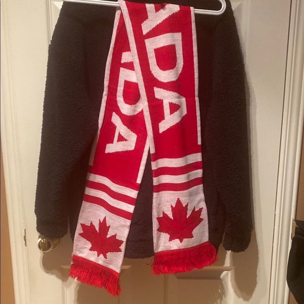 Red and White Canada Scarf
